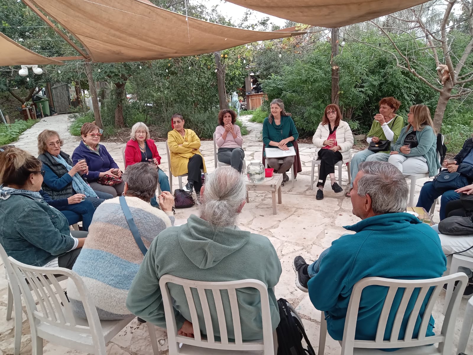 "מבקרים בחוה האקולוגית "עם הטבע